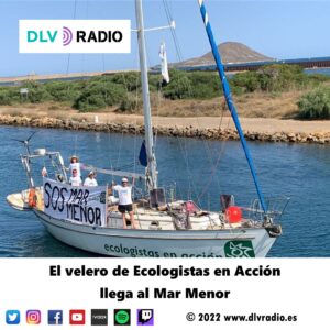 The Ecologistas en Acción sailboat arrives at the Mar Menor