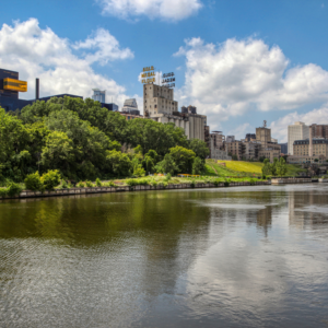 Ecologistas en Acción ha impulsado proyectos de renaturalización de ríos a su paso por las ciudades