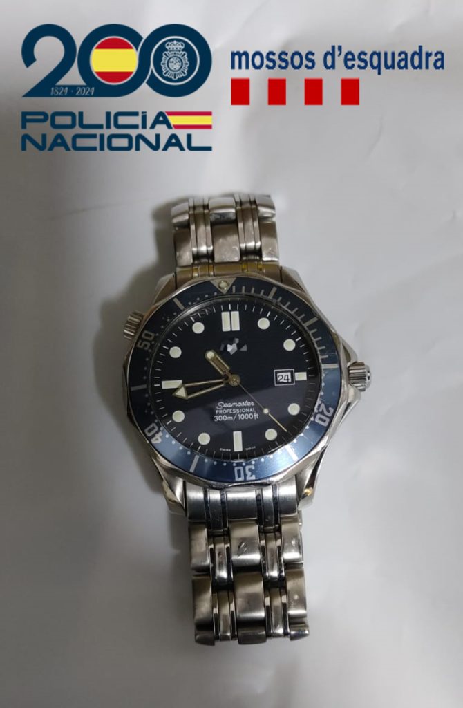 Detenidos en Las Palmas tres hombres por el robo violento de un reloj en Barcelona