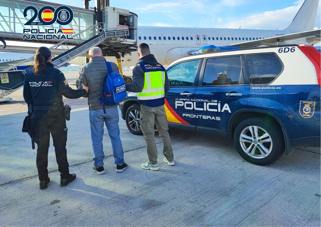 La Policía Nacional detiene a tres fugitivos reclamados por las autoridades en sus países de origen