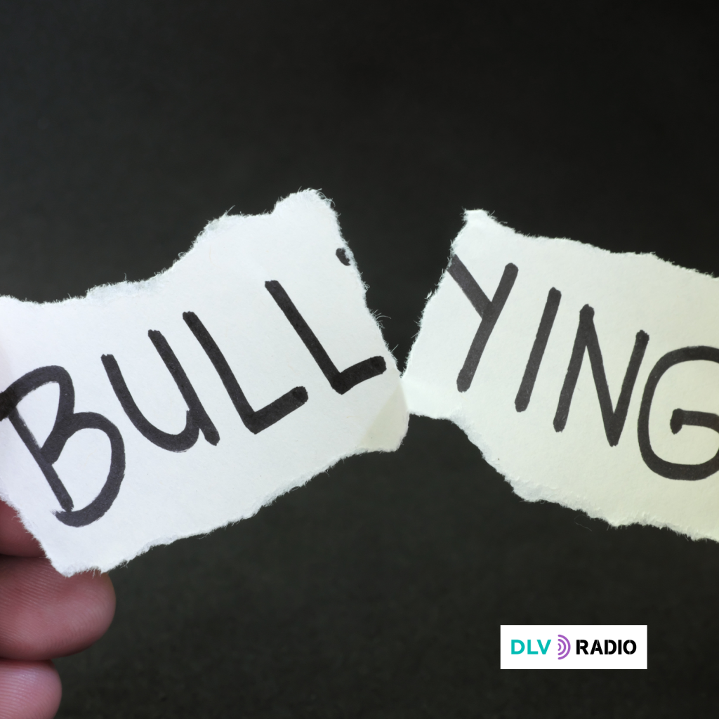 La Policía Nacional pone en marcha una campaña contra el acoso escolar con el lema #NoTeLoGuardes