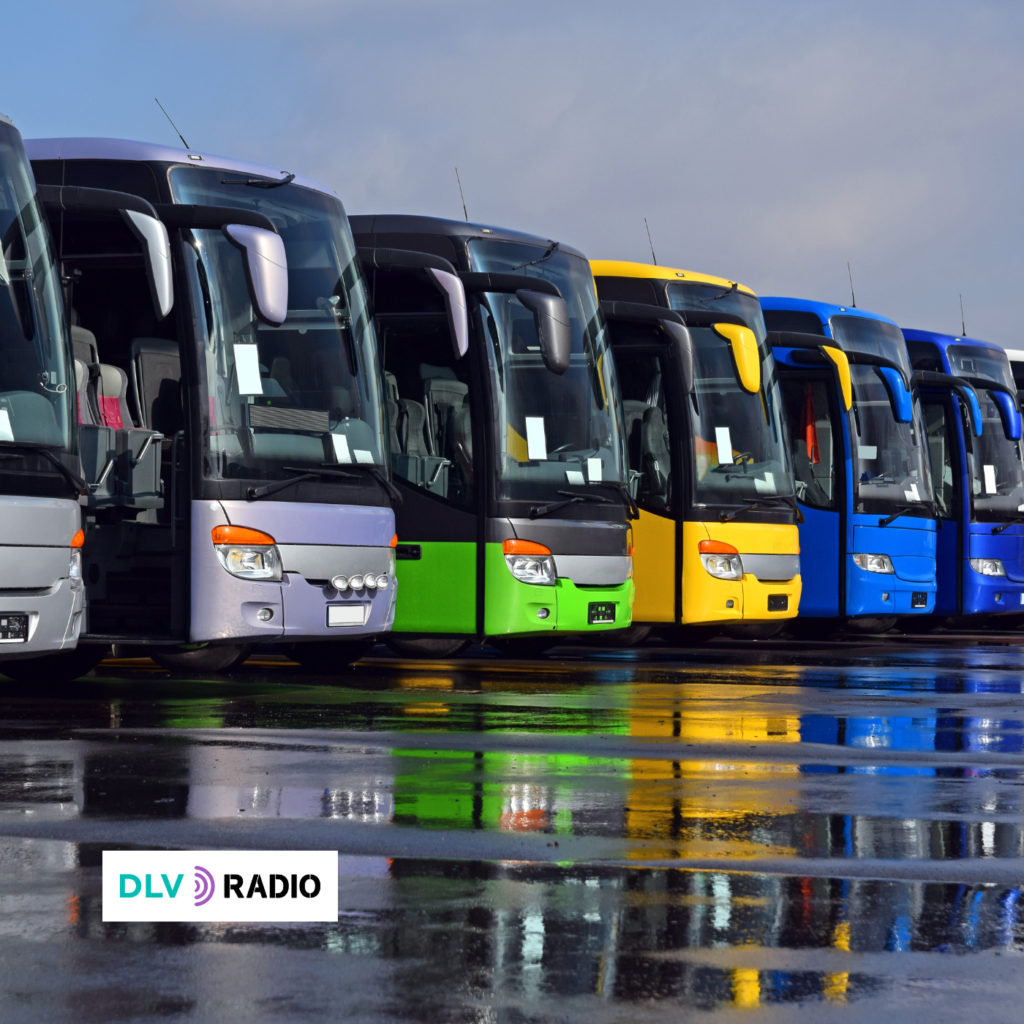 La Policía Nacional detiene a 15 conductores de autobús por facilitar el transporte irregular de ciudadanos extranjeros entre España y Francia