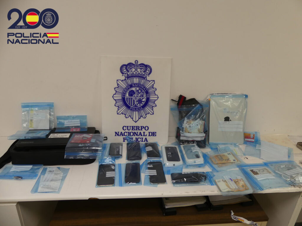 La Policía Nacional     desmantela una actividad criminal dedicada a las estafas bancarias que había defraudado más de 150.000 euros